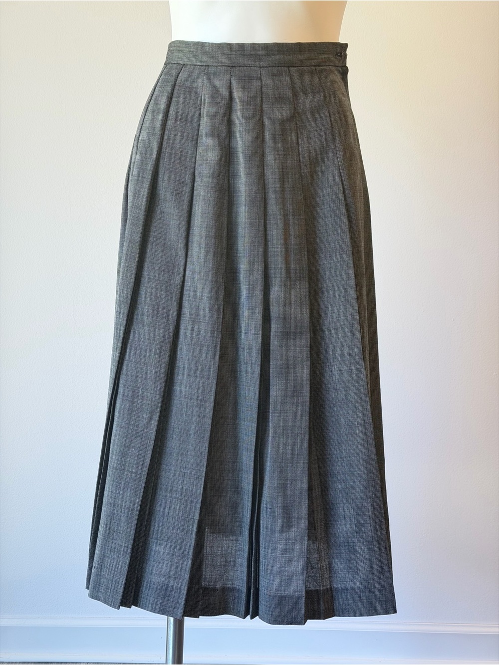 Classic Gray Pleated Women's Skirt